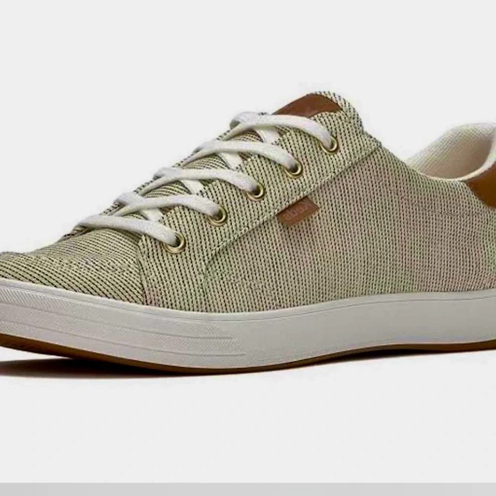 Women’s keds 6.5 NwT cream